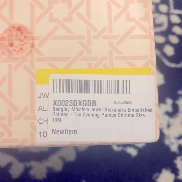 BADGLEY MISCHKA SEQUINED POINTED TOE - Picture 7 of 7